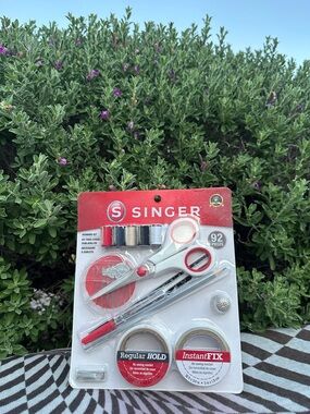 SINGER 92-Piece Sewing Hemming Kit-brand new/never used/originally packed.
